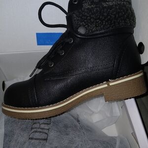 Dream Pairs black boots